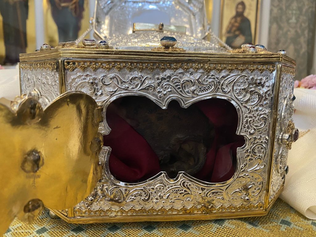 Δέηση ενώπιον της Τιμίας Κάρας του Αγίου Ιωάννου Χρυσοστόμου (ΒΙΝΤΕΟ)