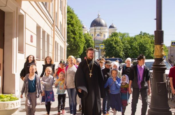 В православной школе приемных родителей Санкт-Петербурга открыт набор на онлайн-обучение