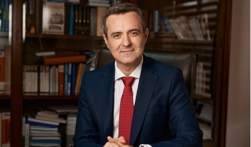 Ректор Божовић најавио враћање ћириличних табли на свим јединицама УЦГ