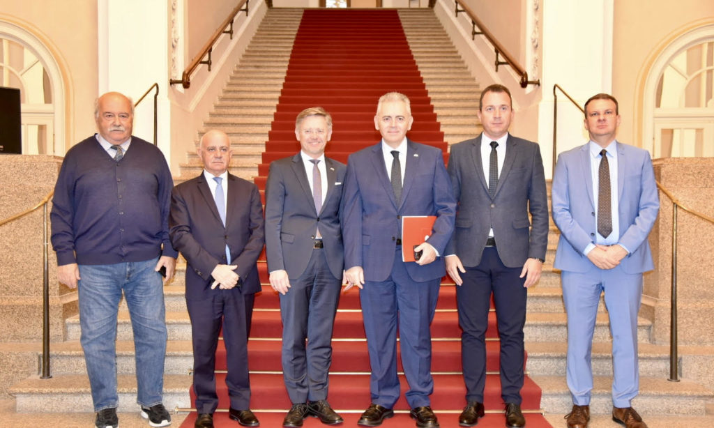 Μάξιμος Χαρακόπουλος στη Βαυαρική Βουλή: Σε κρίση οι ευρωπαϊκές κοινωνίες που απαρνούνται τις χριστιανικές τους ρίζες