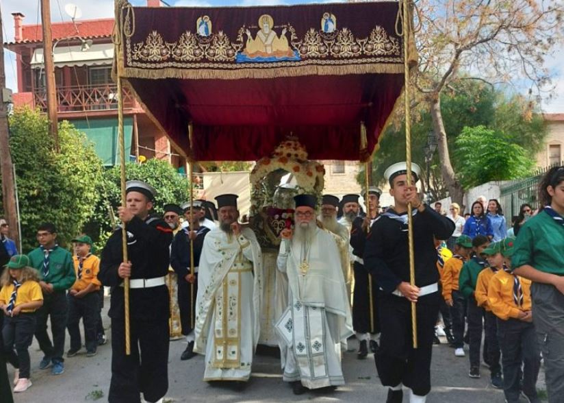 Πάνδημος εορτασμός του Αγίου Νεκταρίου στην Αίγινα (ΦΩΤΟ)