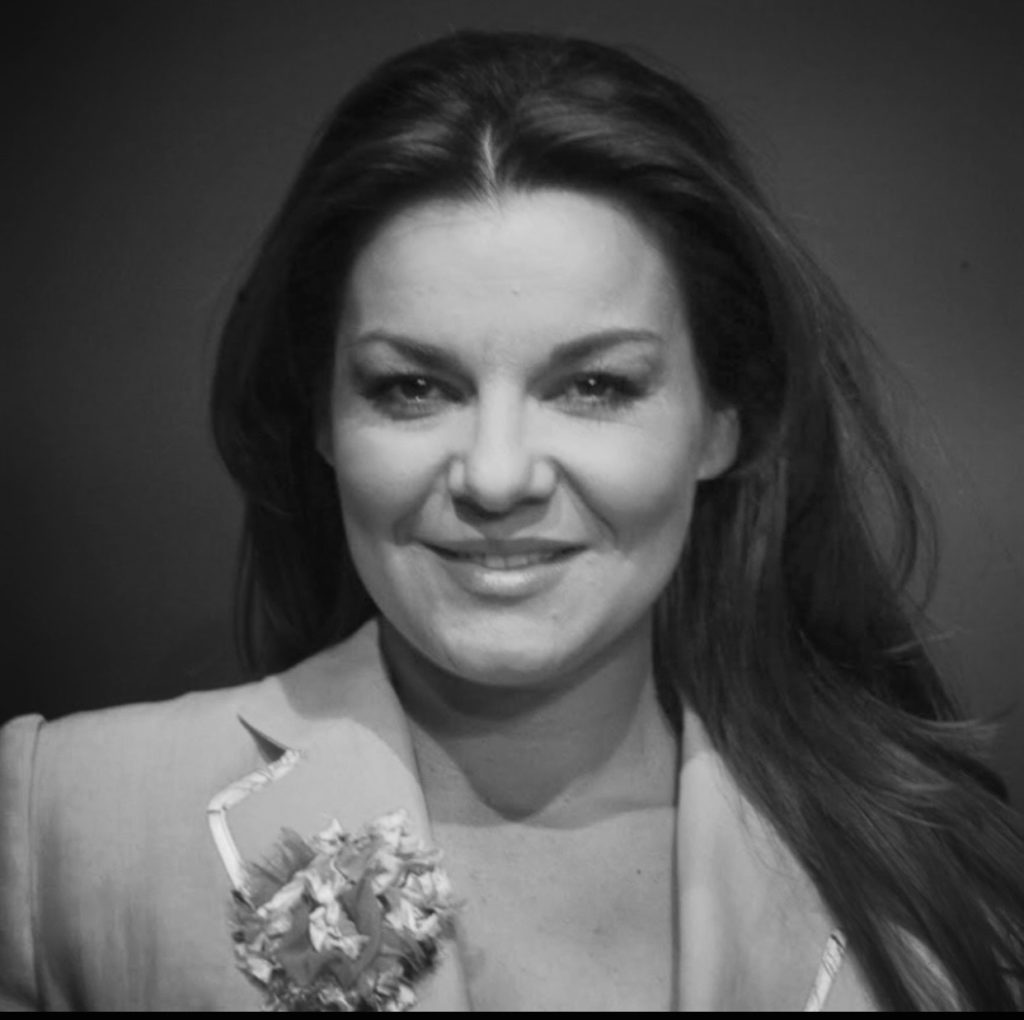 Από σήμερα και κάθε Τετάρτη στις 14:00 η εκπομπή «Επικαιρότητα στην Πεμπτουσία» με την Μαρία Γιαχνάκη