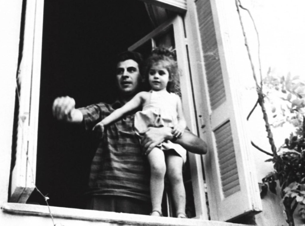 «Αναμνήσεις ενός κοριτσιού» με τη Μαργαρίτα Θεοδωράκη στην Pemptousia TV