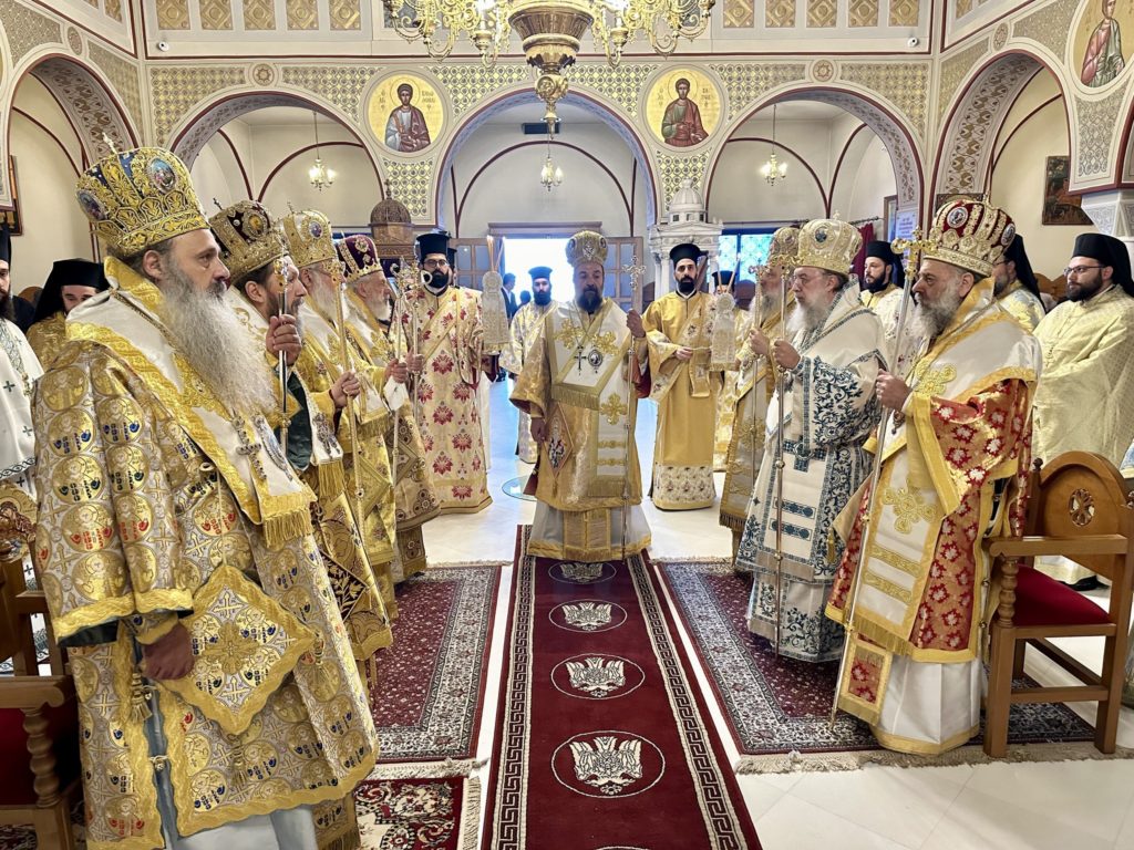 Τα Ονομαστήρια του Μητροπολίτη Θήρας Αμφιλοχίου