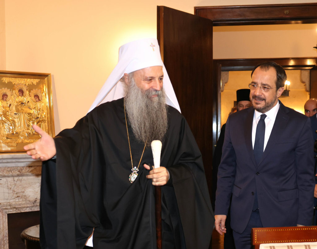 Χριστοδουλίδης από Βελιγράδι: “Απαράδεκτο εν έτει 2023 να καταστρέφεται η θρησκευτική μας κληρονομιά” – Συνάντηση με τον Πατριάρχη Σερβίας