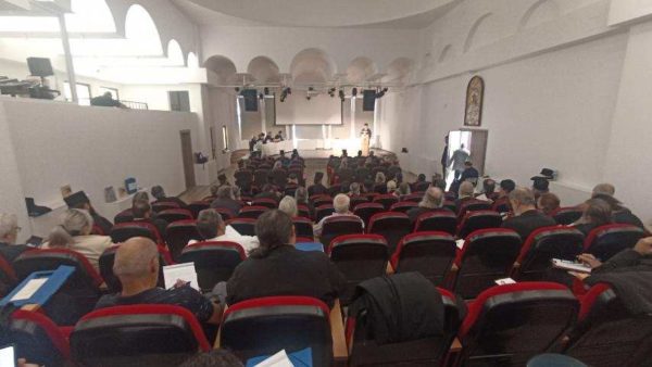 Η 2η ημέρα Συνδιάσκεψης για θέματα Αιρέσεων και Παραθρησκείας στον Πειραιά – Ολοκληρώνονται σήμερα οι εργασίες