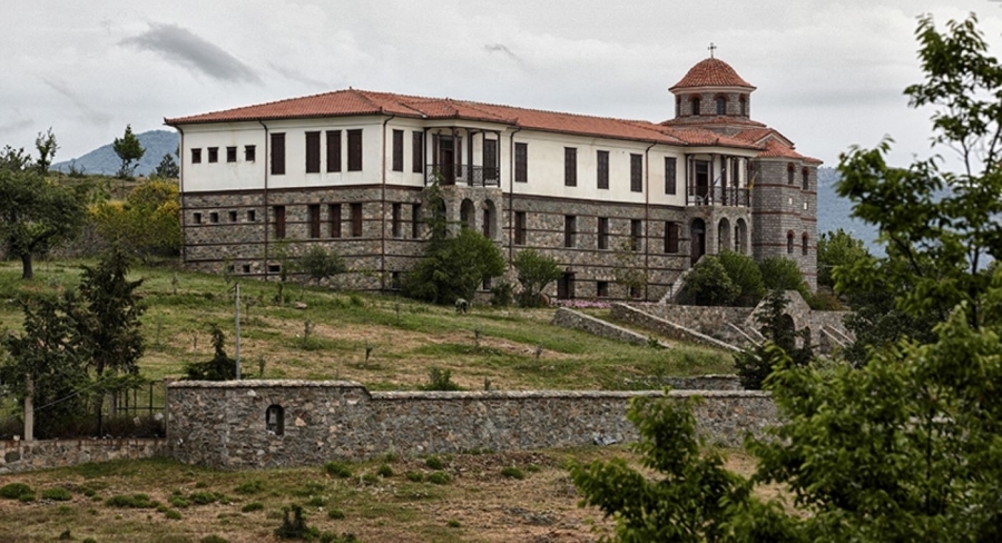 Ιερά Αγρυπνία στην Ιερά Μονή Οσίου Μαξίμου του Καυσοκαλύβη Παπικίου Όρους