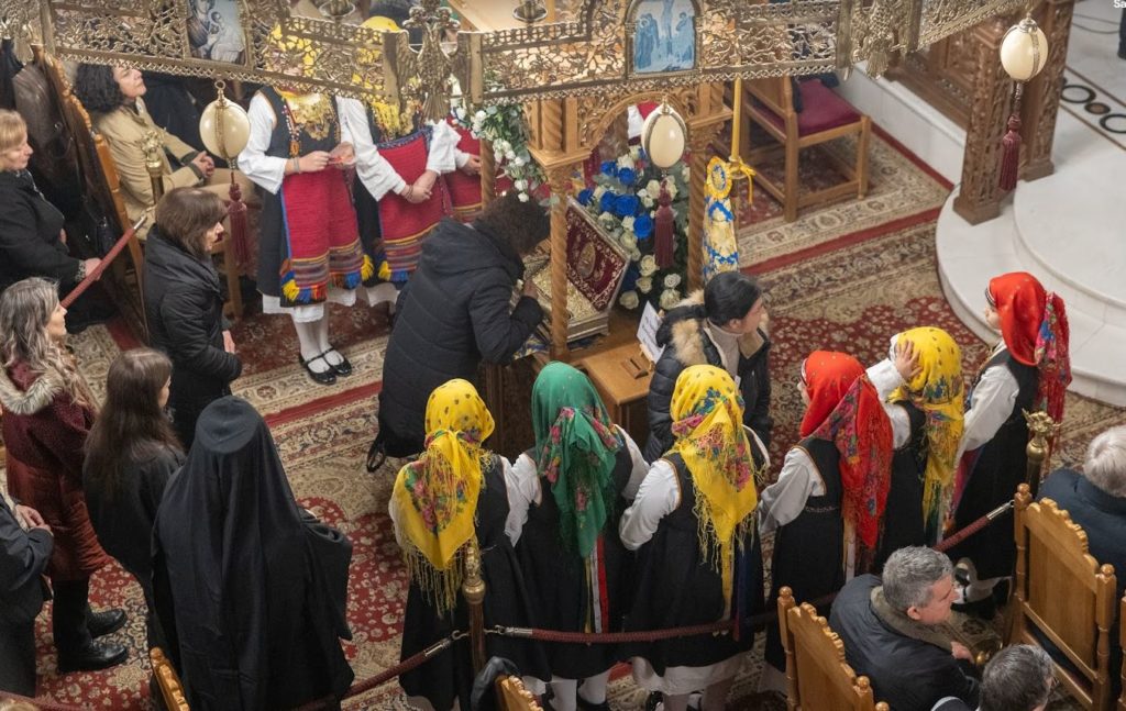 Προσκύνηση του Ιερού Λειψάνου της Αγίας Άννας στην πανήγυρη του Αγίου Νικολάου Γιαννιτσών