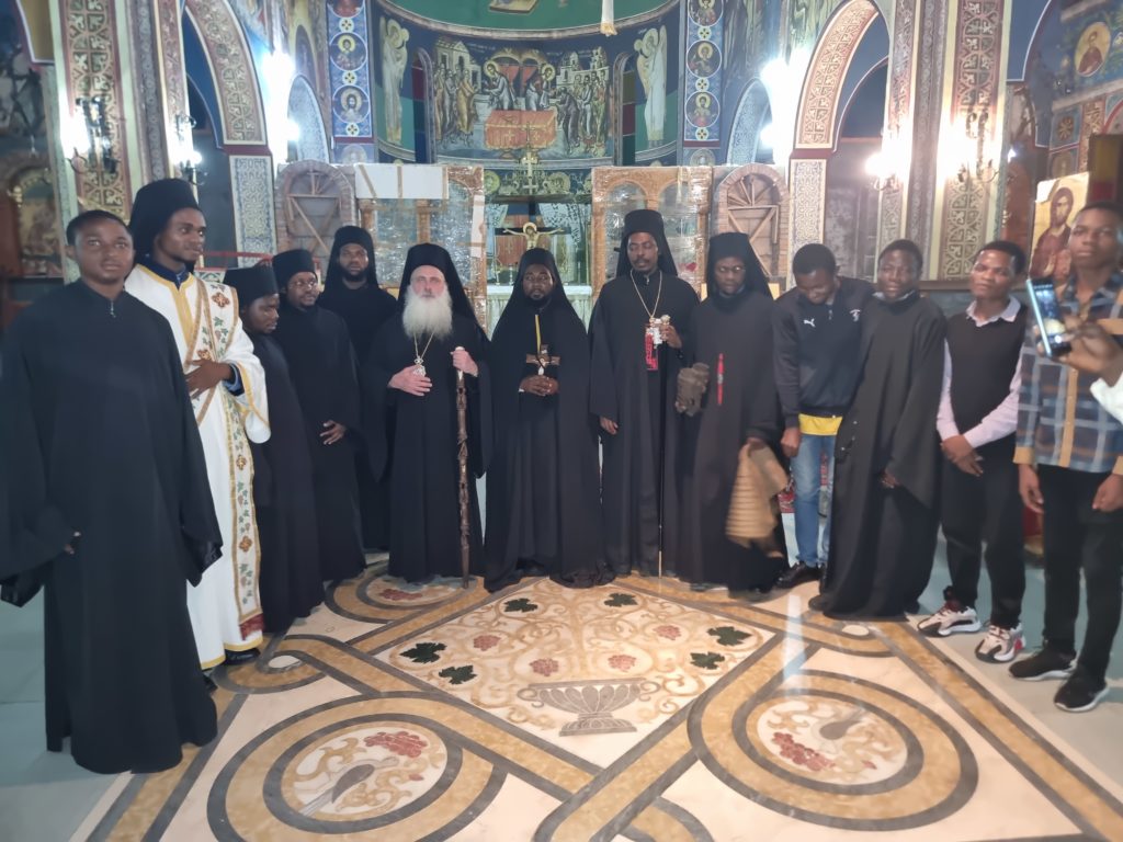 Και το όνομα αυτού Κυπριανός  – Κουρά μοναχού από τον Μητροπολίτη Κινσάσας Θεοδόσιο