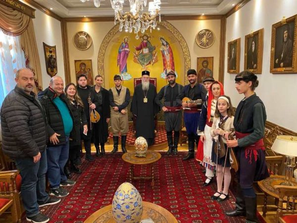 Τα Παραδοσιακά Πρωτοχρονιάτικα Κάλαντα για τον Μητροπολίτη Κορίνθου στο Επισκοπείο