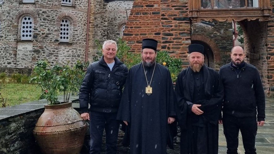 Епископ Доситеј посетио Свештену општину у Кареји и келију Патерицу (ФОТО)