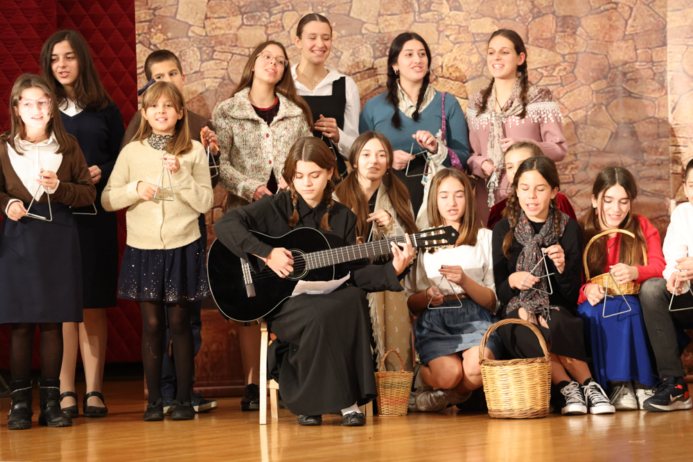 Χριστουγεννιάτικη παράσταση της θεατρικής ομάδας της Ι.Μ. Φωκίδος στην Άμφισσα