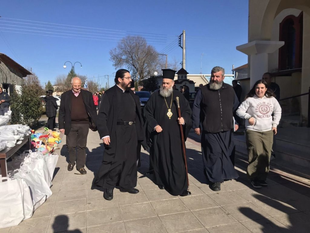 Δέματα αγάπης σε πλημμυροπαθείς προσέφερε ο Μητροπολίτης Θεσσαλιώτιδος