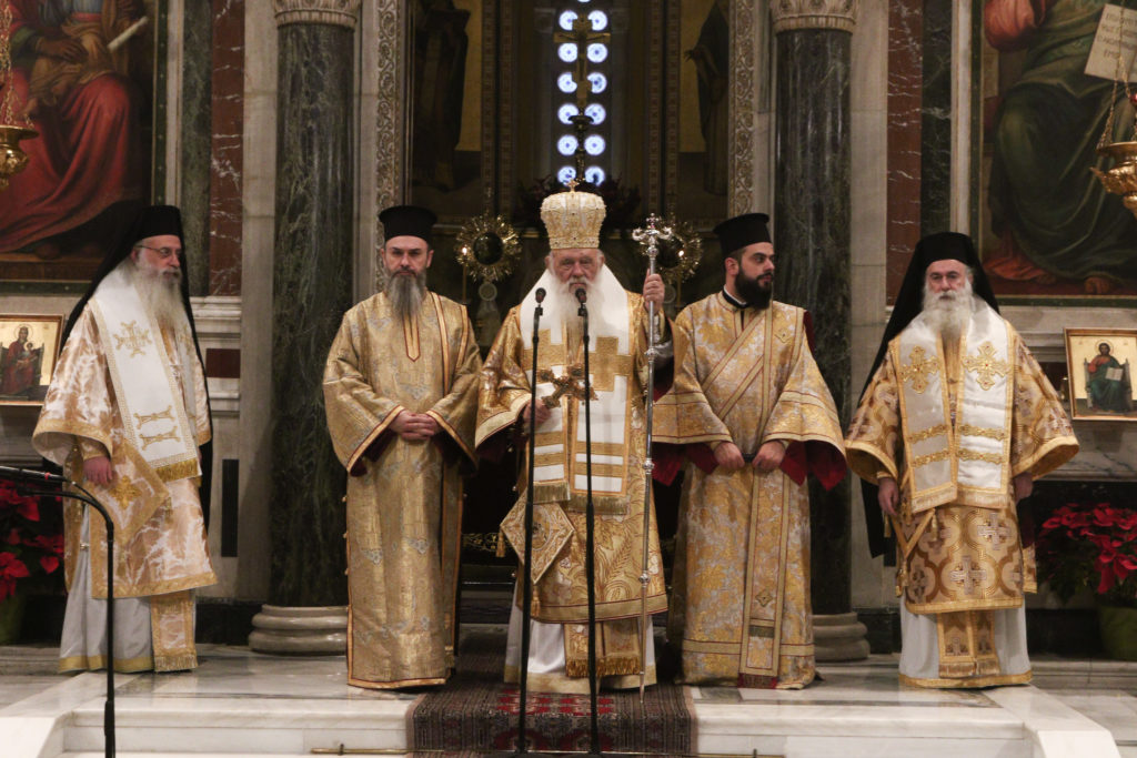 Θεία Λειτουργία των Χριστουγέννων στη Μητρόπολη Αθηνών
