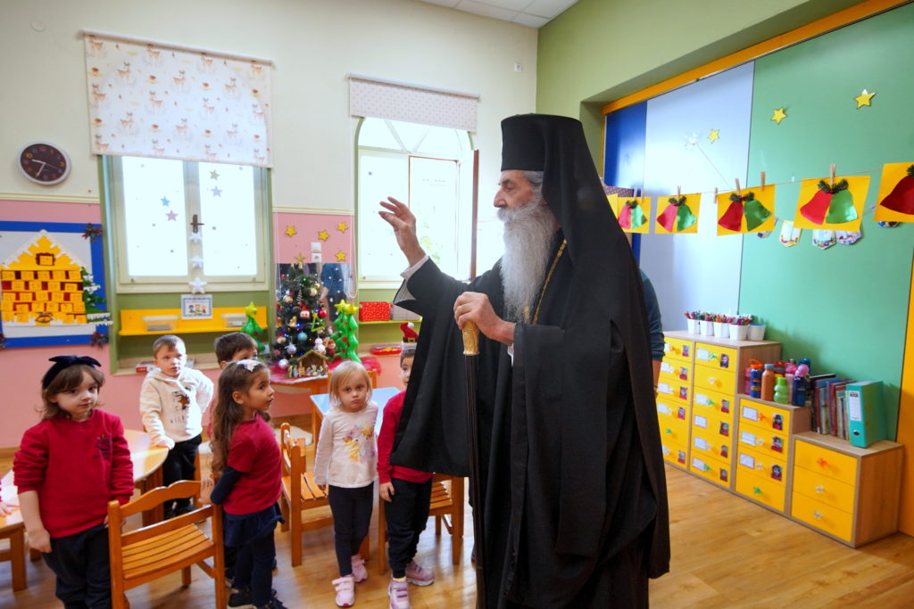 Ο Μητροπολίτης Πειραιώς στα Εκπαιδευτήρια της τοπικής Εκκλησίας