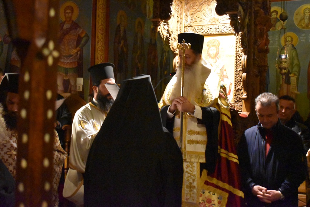 Κουρά μοναχού από τον Φθιώτιδος Συμεών