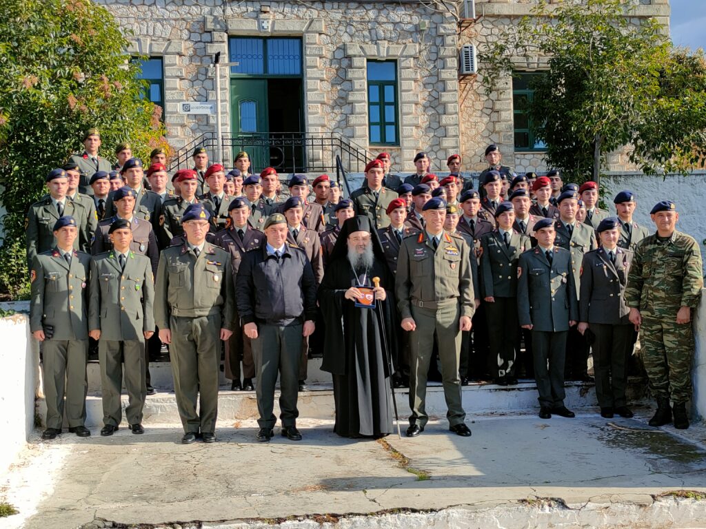 Ο Μητροπολίτης Πατρών στην τελετή αποφοίτησης των Μονίμων Λοχίων στο Kέντρο Εκπαιδεύσεως Τεχνικού