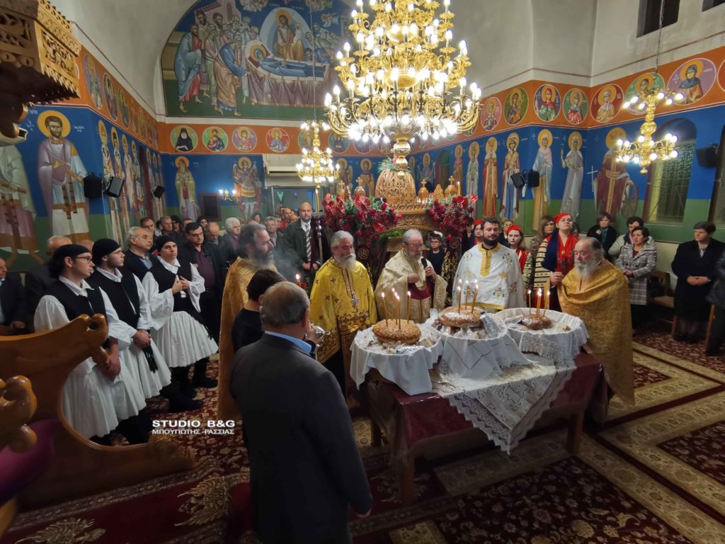Εσπερινός Αγίου Νικολάου στον ομώνυμο Ιερό Ναό του οικισμού της Άκοβας Άργους
