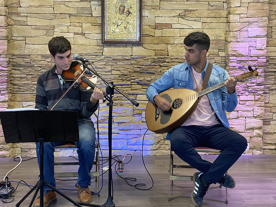 Αφιέρωμα στο κυκλαδίτικο νησιώτικο γλέντι στο Πνευματικό Κέντρο του Ιερού Ναού Ευαγγελιστρίας Πειραιώς