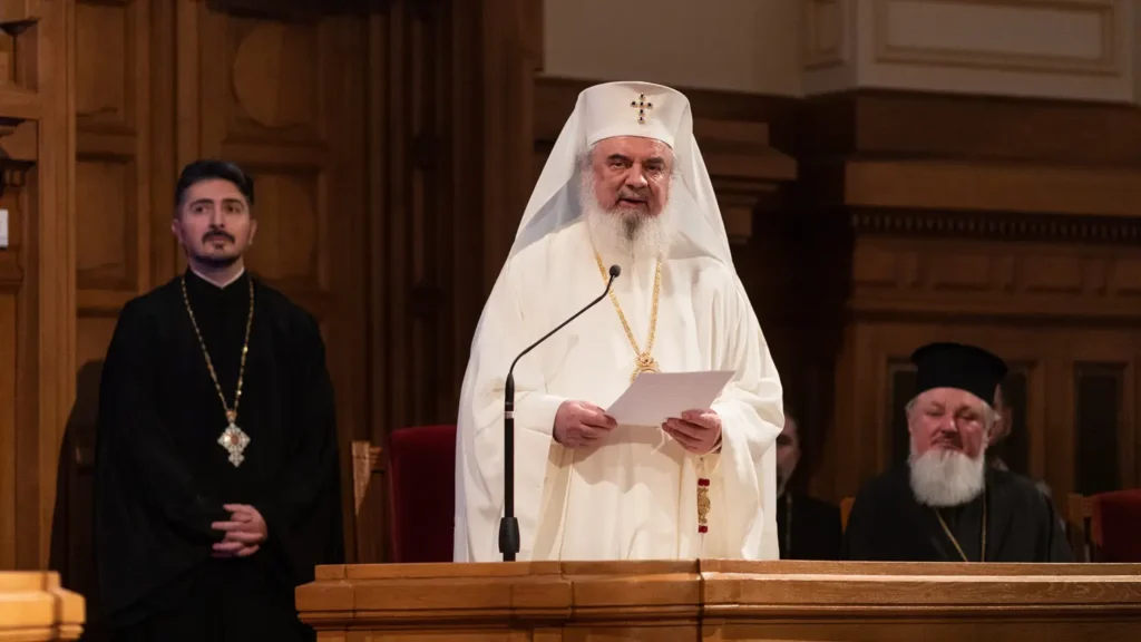 Patriarhul Daniel: „Colindul sfânt și bun” este o manifestare a credinței și a comuniunii creștine între generații