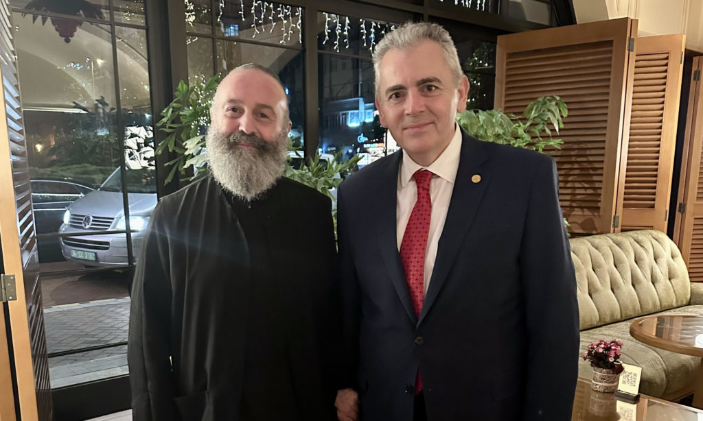 Ο Μάξιμος Χαρακόπουλος στην παρουσίαση του βιβλίου του Αρχιεπισκόπου Αυστραλίας Μακαρίου