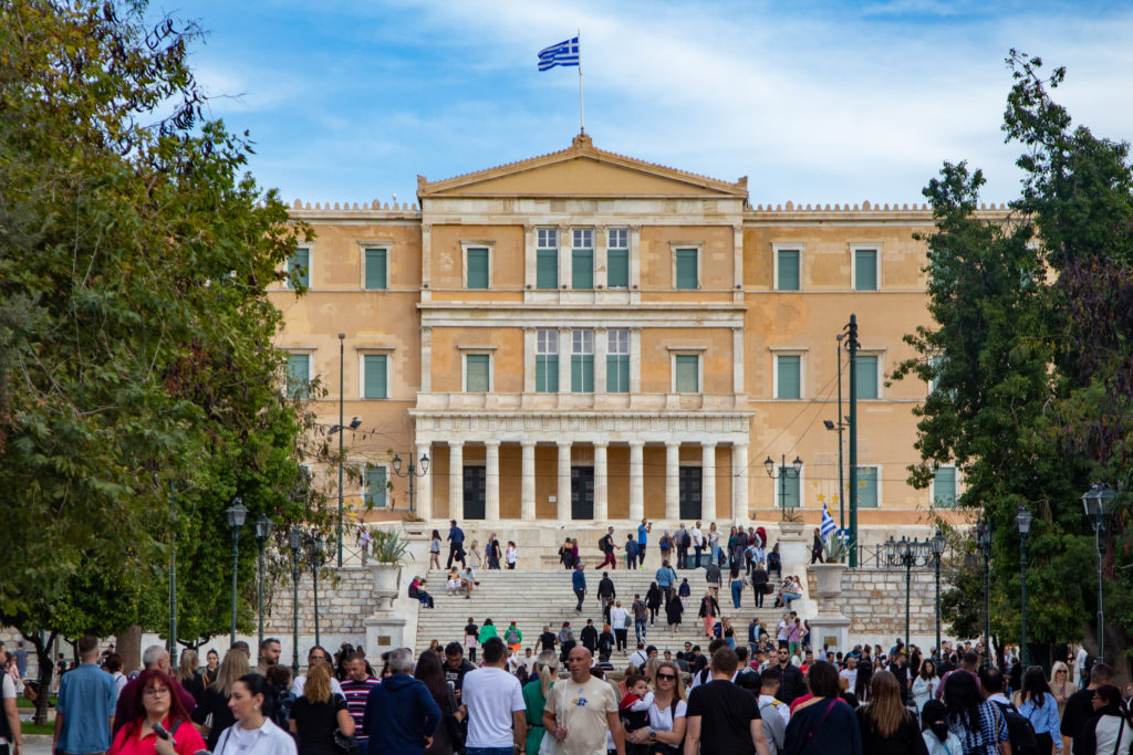 Τα πρώτα μηνύματα της Εκκλησίας προς την Κυβέρνηση για τον γάμο ομοφύλων