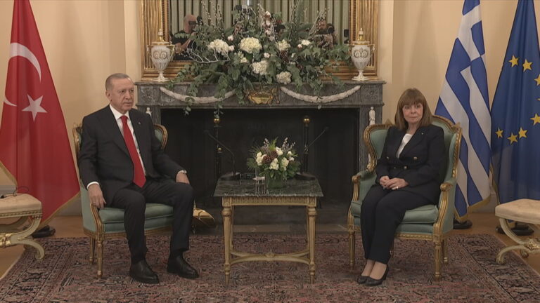 Ερντογάν στο Προεδρικό Μέγαρο: «Να μιλήσουμε βλέποντας το ποτήρι μισογεμάτο»