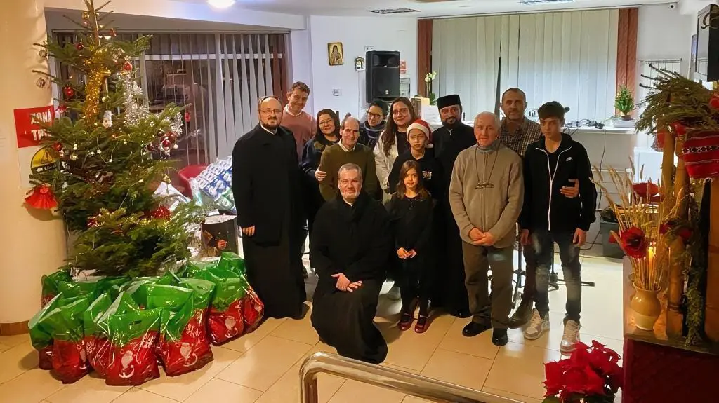 Conferință și colindători: Centrul de îngrijiri paliative al Arhiepiscopiei Bucureștilor le mulțumește binefăcătorilor