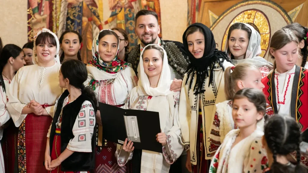 La finalul Anului comemorativ al imnografilor, setează-ți radioul pe frecvența colindului autentic: Radio Trinitas