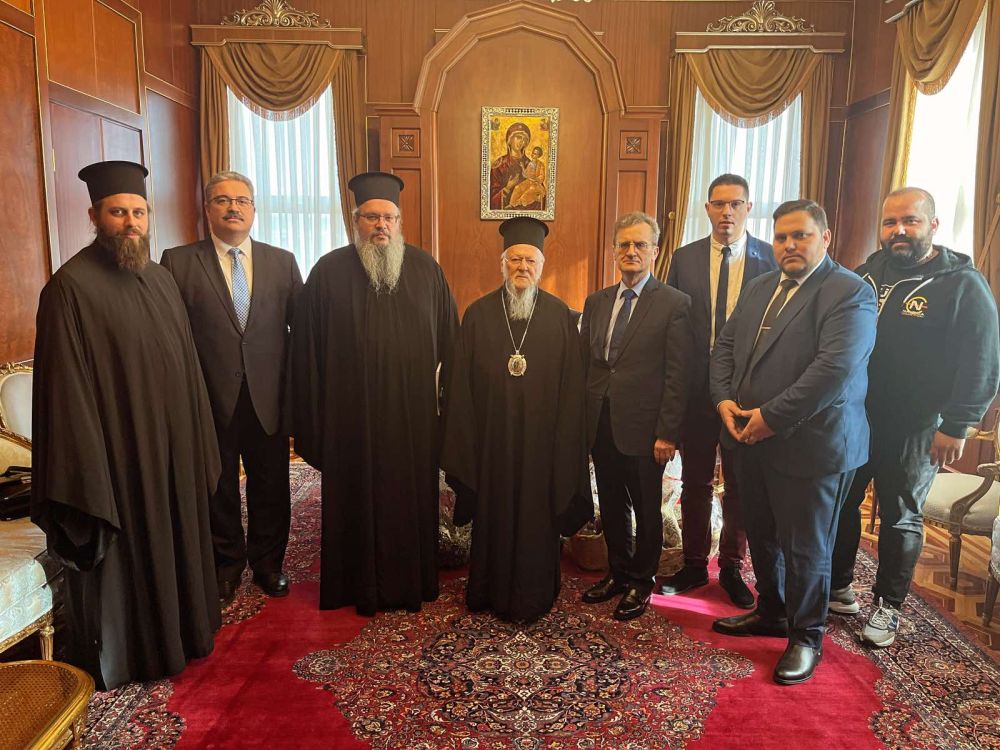 Αμέριστη συμπαράσταση του Οικουμενικού Πατριάρχη στους πληγέντες της Θεσσαλίας – Συνάντηση με Μητροπολίτη Λαρίσης