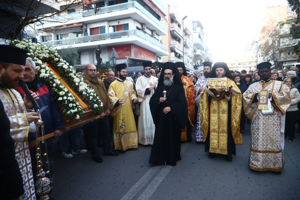 Το ope.gr στην Τριανδρία: Αρχιερατικός Εσπερινός και Λιτανεία στον πανηγυρίζοντα Ιερό Ναό του Αγίου Σπυρίδωνος (BΙΝΤΕΟ – ΦΩΤΟ)