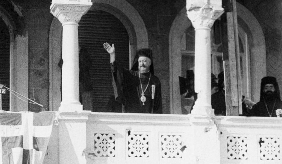 7 Δεκεμβρίου 1974: Ο Αρχιεπίσκοπος Μακάριος Γ’ επιστρέφει στην Κύπρο