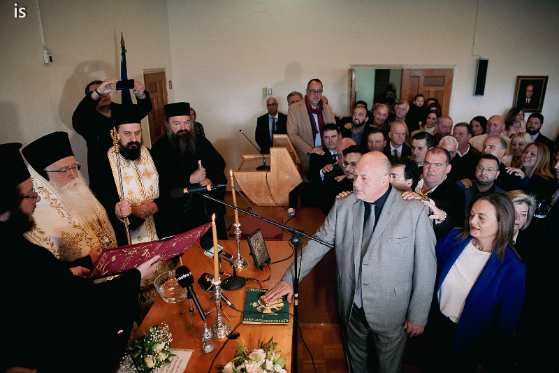 Ο Μητροπολίτης Δημητριάδος στην ορκωμοσία του Δημάρχου Βόλου