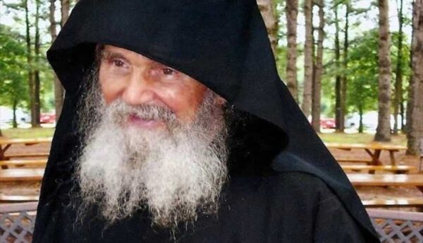 Πλούσιο αφιέρωμα στον Γέροντα Εφραίμ της Αριζόνας από την Pemptousia TV