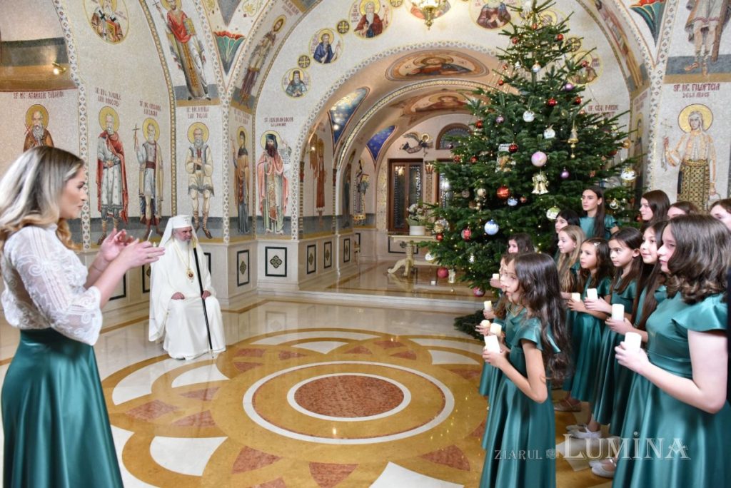 Colindători la Reședința Patriarhală: „Semănați cu îngerii de la Betleem”