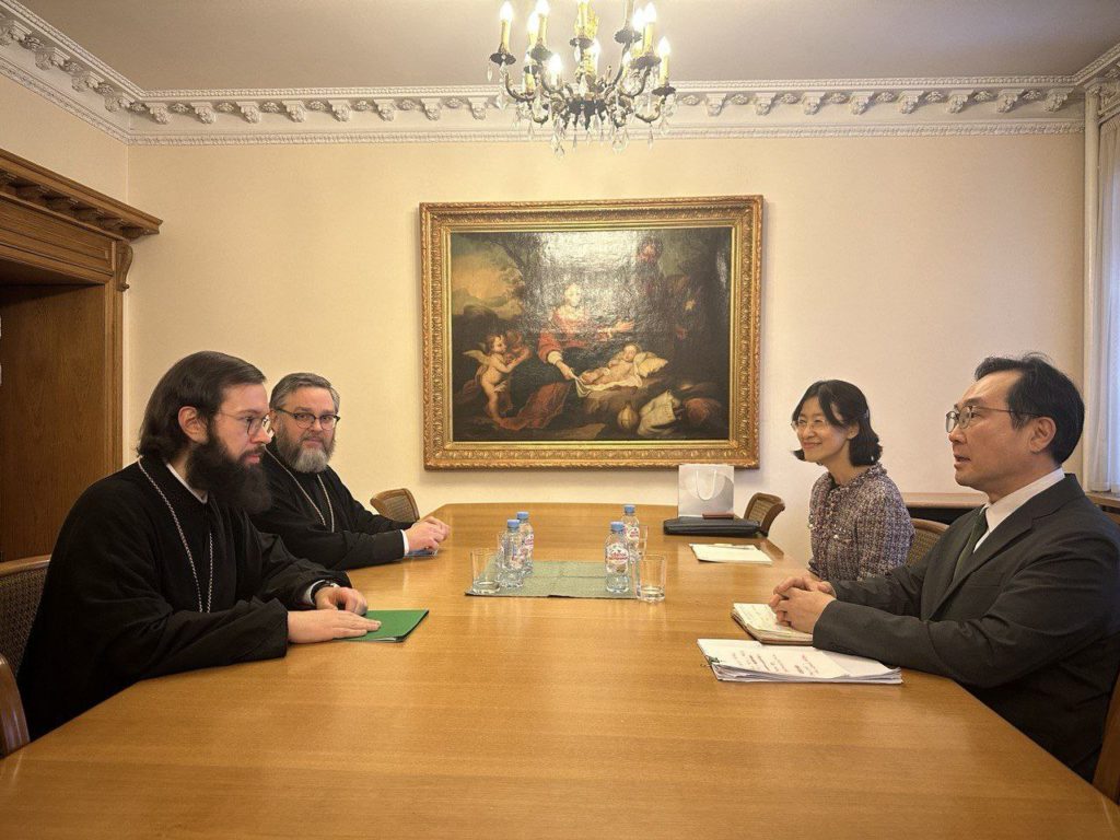 Председатель ОВЦС встретился с послом Республики Корея в Российской Федерации