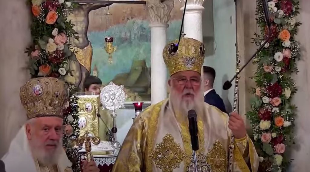 Ο Άγιος Σπυρίδωνας επιβεβαιώνει την άρρηκτη σχέση του Έθνους με την Ορθόδοξη πίστη – Οι αναφορές Σύρου και Κερκύρας στον Νίκο Δένδια