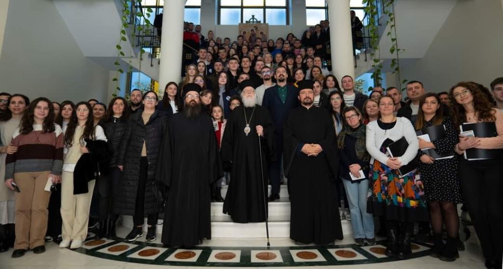 Με νέους και νέες συναντήθηκε στα Τίρανα ο Αρχιεπίσκοπος Αναστάσιος