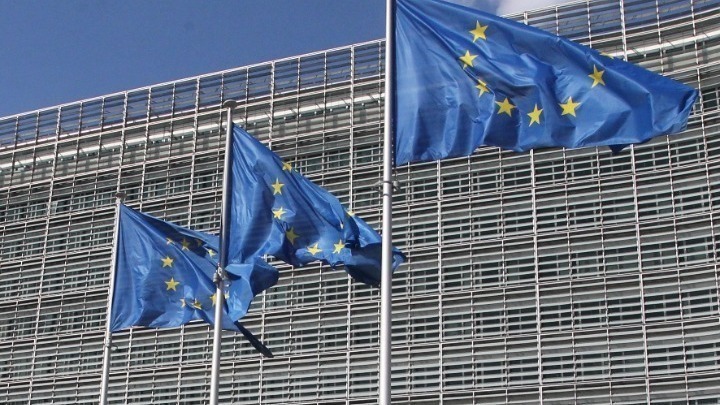 EE: Καλεί την Αλβανία να ενισχύσει την προστασία των δικαιωμάτων προσώπων που ανήκουν σε μειονότητες