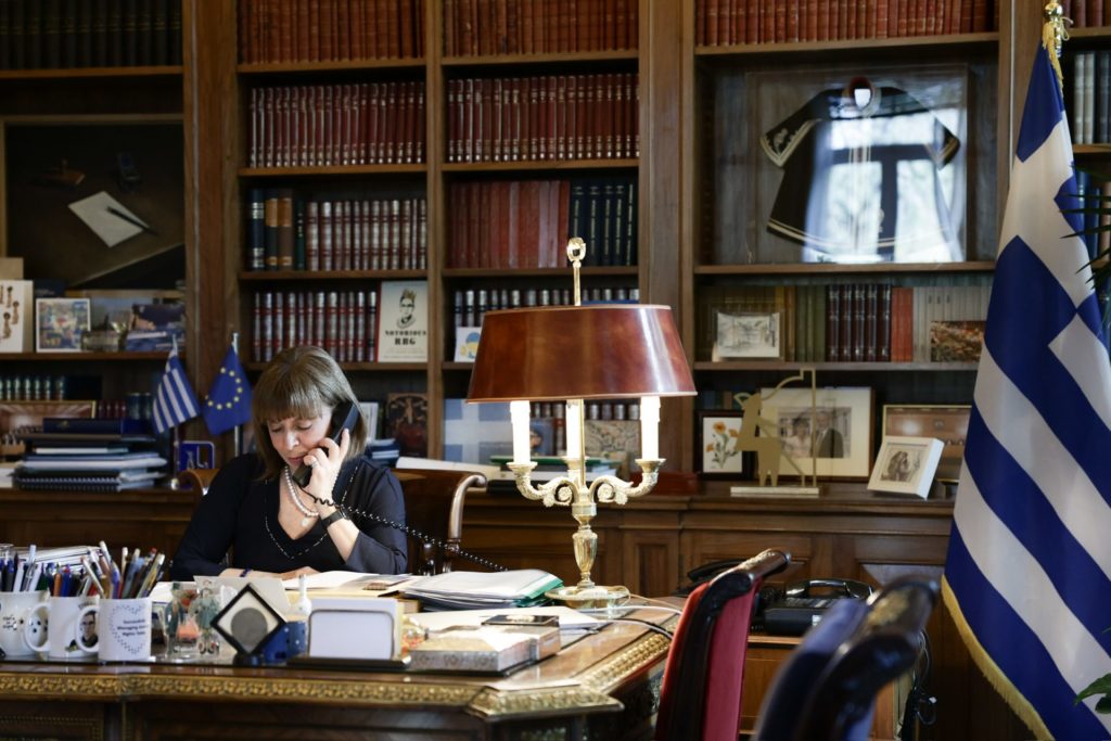 Τηλεφωνική επικοινωνία Κατερίνας Σακελλαροπούλου με τον Πατριάρχη Ιεροσολύμων Θεόφιλο