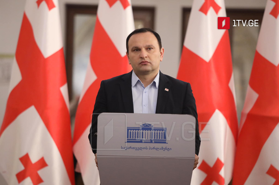 პაატა მანჯგალაძე – მართლმადიდებლური ეკლესიის ასე ერთიანად, სტალინისტურად გამოცხადება არასწორია, შეიძლება, სტალინისტებიც იყვნენ, არ გამოვრიცხავ, მაგრამ მთელ ეკლესიაზე საუბარი არ შეიძლება