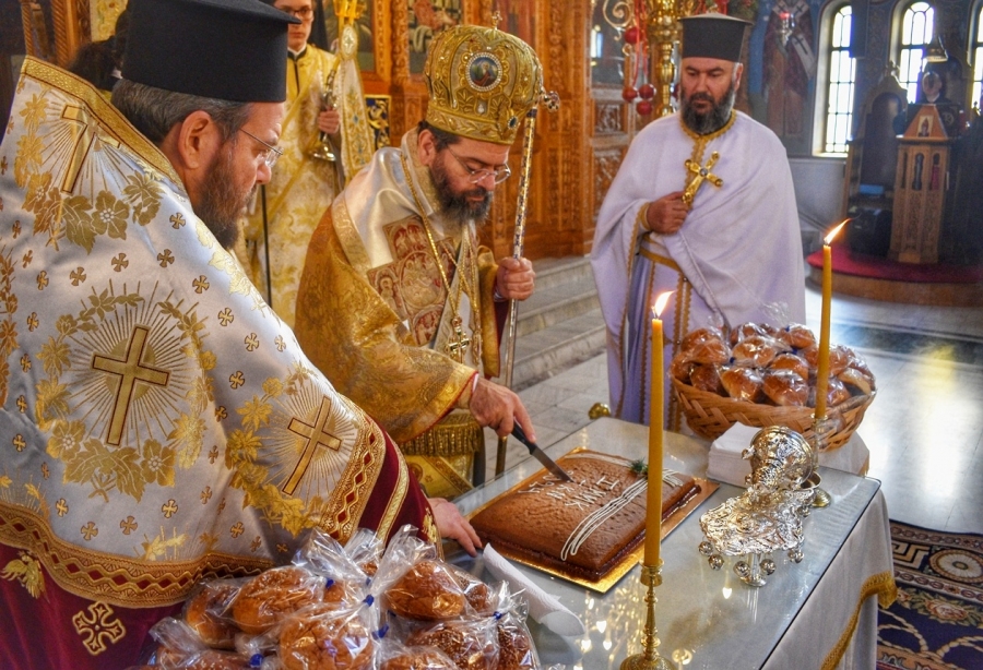 Πρωτοχρονιάτικη Θεία Λειτουργία και Δοξολογία στην Μητρόπολη Μαρωνείας