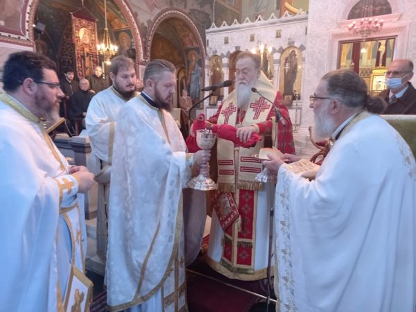 Αρχαιοπρεπής Θεία Λειτουργία του Αγίου Ιακώβου του Αδελφοθέου από τον Μητροπολίτη Κορίνθου