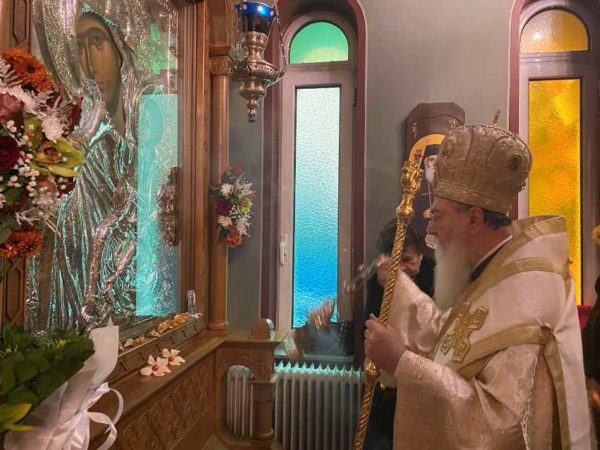 Εορτασμός της Παναγίας Παραμυθίας στο Μητροπολιτικό Παρεκκλήσιο της Αγίας Φωτεινής στην Κόρινθο