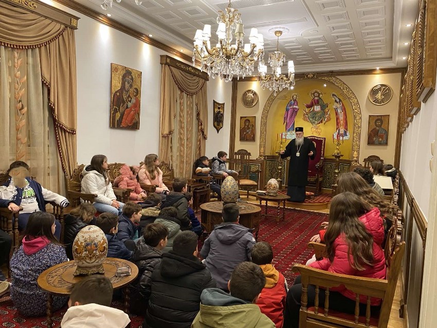 Επίσκεψη μαθητών στα Γραφεία της Ιεράς Μητροπόλεως Κορίνθου