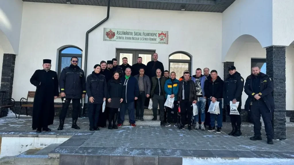 Deținuți de la Penitenciarul Bacău au participat la o slujbă oficiată special pentru ei