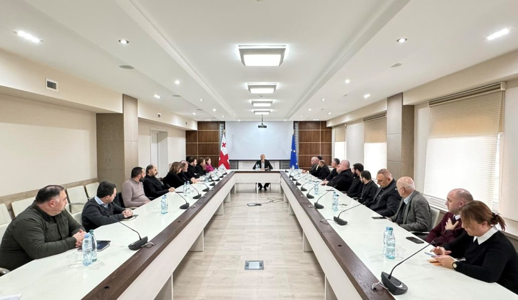 სხვადასხვა რელიგიათა წარმომადგენლები სამების საკათედრო ტაძარში მომხდარ ინციდენტთან დაკავშირებით