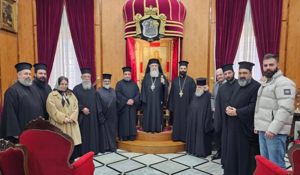 غبطة البطريرك يقلد الأب أشعيا الصليب المقدس