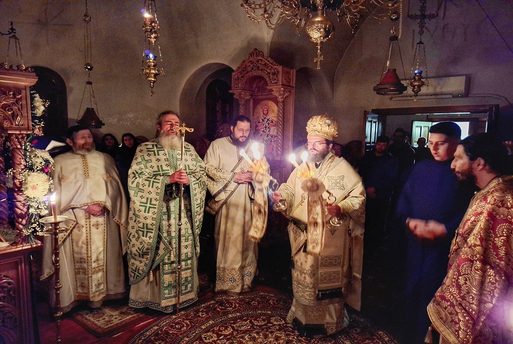 Αγρυπνία εορτής Οσίου Μαξίμου του Καυσοκαλύβη στην πανηγυρίζουσα Ιερά Μονή Παπικίου Όρους