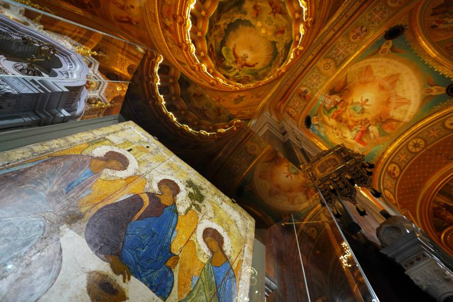 За Рождество Христово донесоха Рубльовската „Света Троица“ в храма на Христос Спасителя в Москва